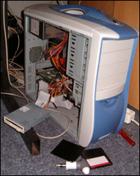 The server with the diskdrive outside because of a mechanical problem with it.