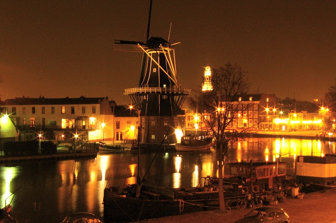The Adriaan at night.