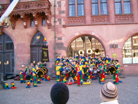 A small concert in front of the city hall.